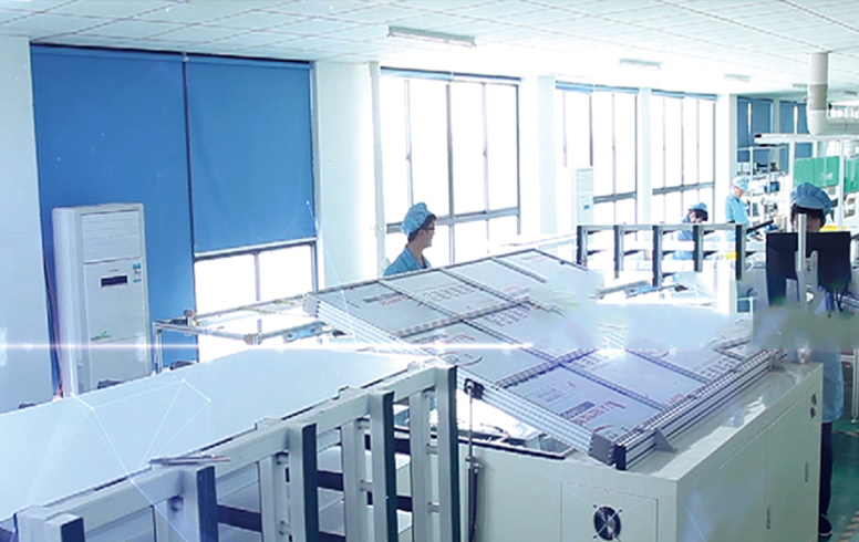 Atelier de production de modules photovoltaïques