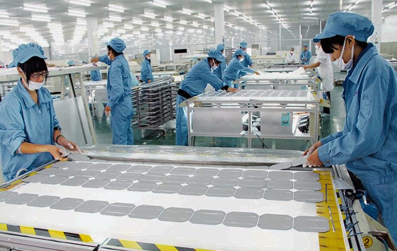 Atelier de production de modules photovoltaïques